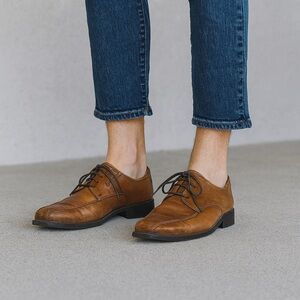 Clarks Tan Brown Leather Loafer Oxford Shoes Timeless Design Men’s 9.5